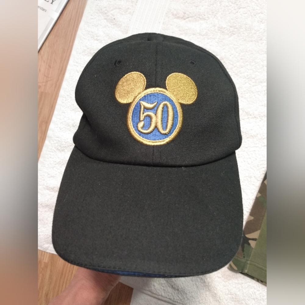 DISNEY Mickey Mouse 50 Walt Disney World Anniversary Black Gold Adult Hat